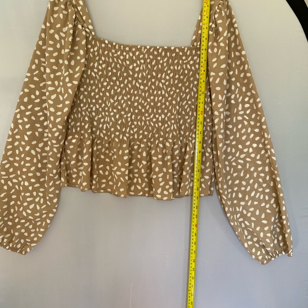 Women’s Top - Picture 2 of 4
